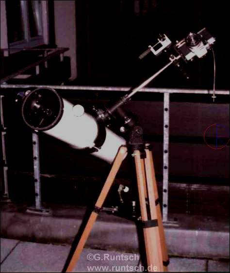 Foto: Fernrohr mit anmontierten Fotoapparat