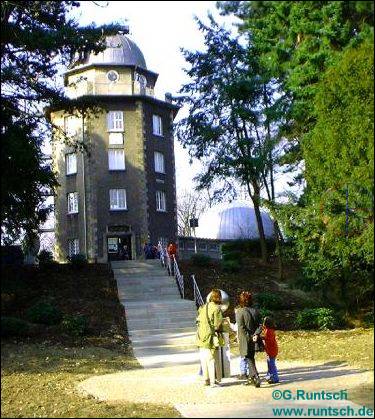 Foto: Die westflische Volksternwarte mit Planetarium in Recklinghausen