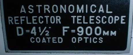 Foto: Typenschild auf einem Fernrohr