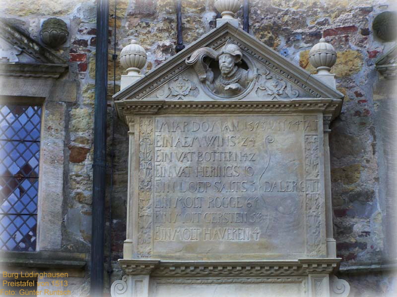 Burg Ldinghausen  Preistafel von 1513, da wurden die Preise noch in Stein gehauen!
